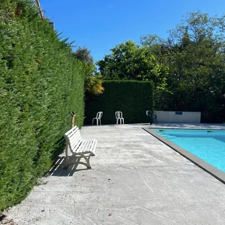 Flat With Swimming Pool Close To The 아파트 아르카숑