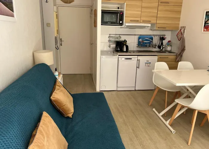 Flat With Swimming Pool Close To The * 아르카숑