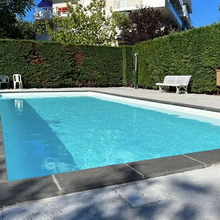 Flat With Swimming Pool Close To The Apartamento